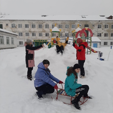 Подвижные игры на свежем воздухе.