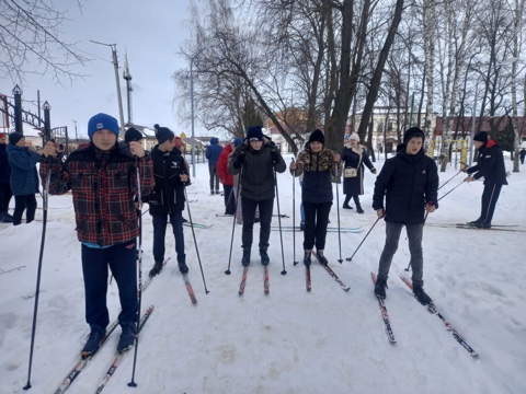 Соревнования по лыжным гонкам.