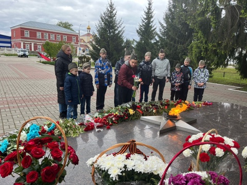 «Экскурсия к памятнику «Вечный огонь».